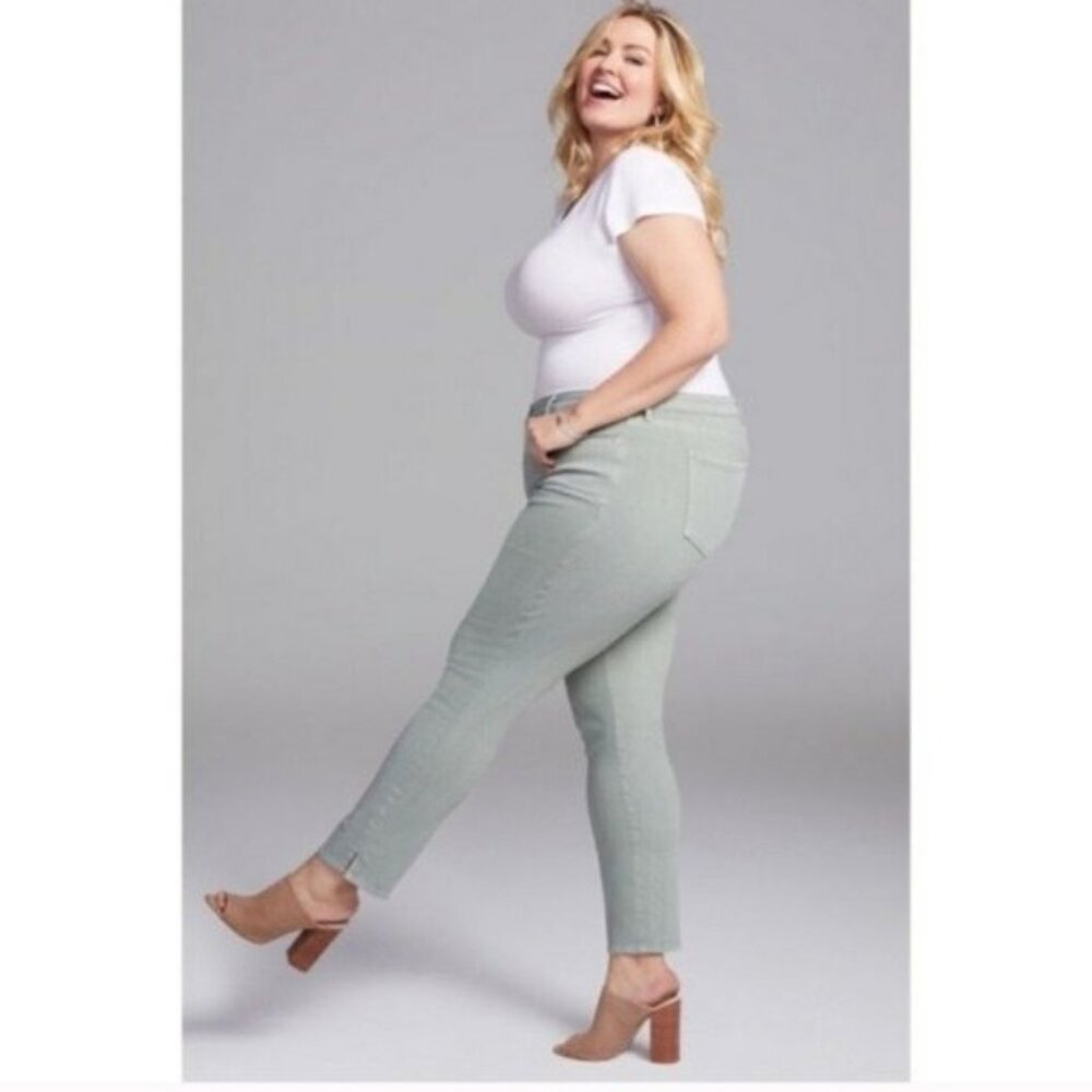 NWT NYDJ Slim Straight Green Pants 28 Short